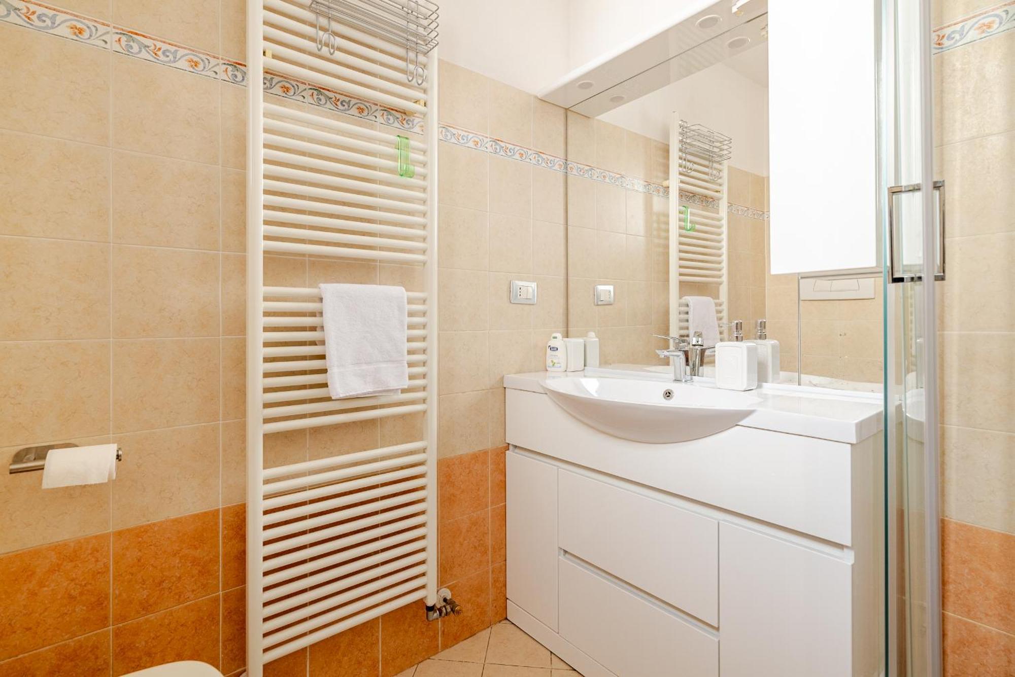 Apartamento Ciprian Bolonia Exterior foto